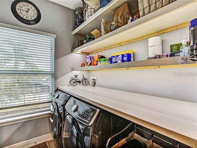 Building Photo - 7332 Colbury Ave