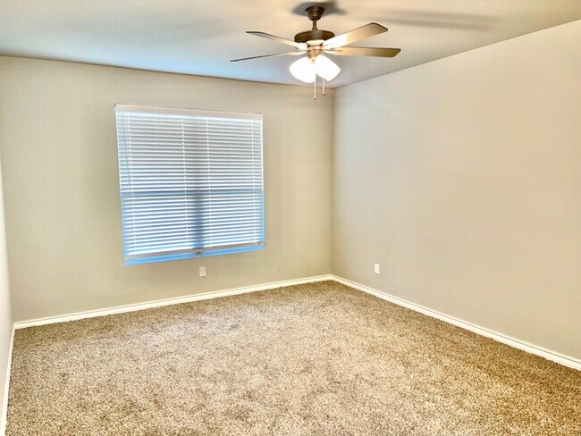 Building Photo - 7729 96th St