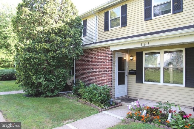 Primary Photo - 267 Washington Pl