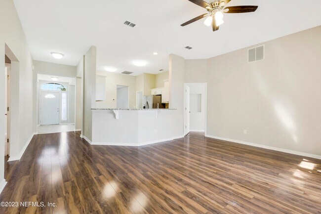 Building Photo - 12096 Coachman Lakes Way