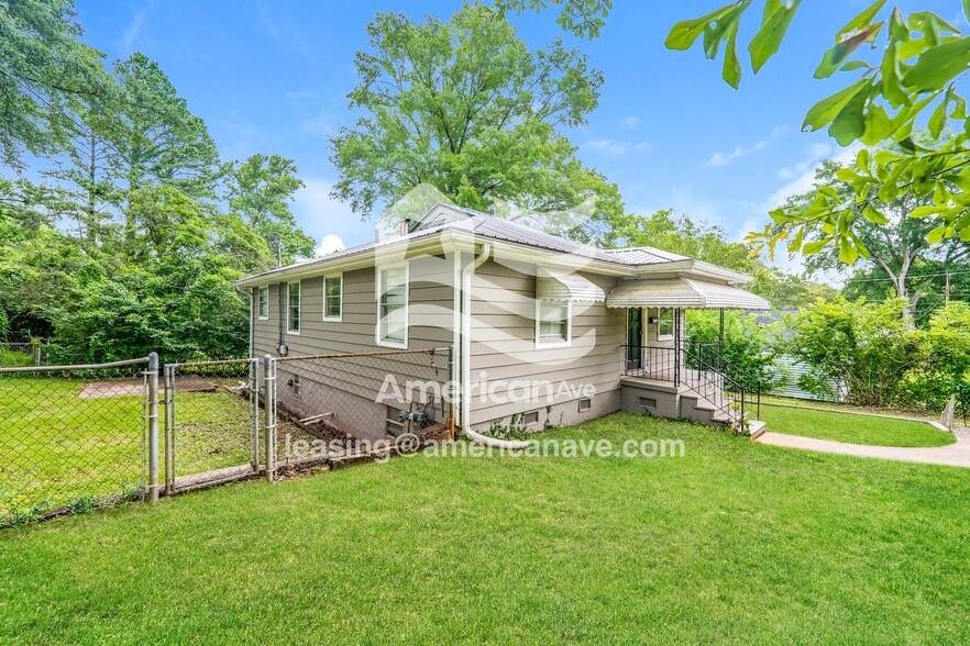 Building Photo - 2917 20th St N