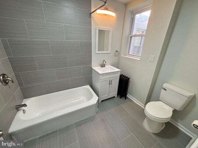 Building Photo - 223 S 49th St