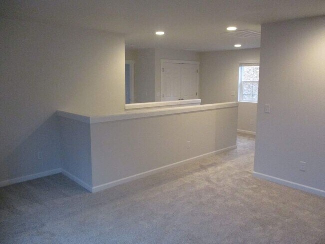 Building Photo - 3 Bedroom, 2.5 Bathroom Andasio Villiage H...
