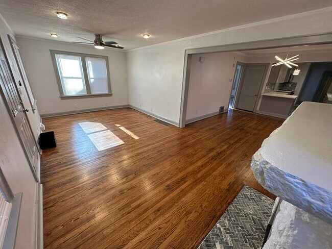 Building Photo - 5414 Brooklyn Ave