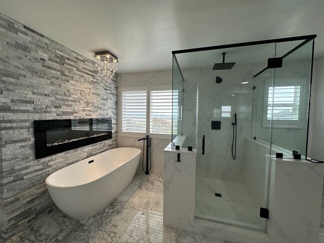Building Photo - Exquisite Vina Del Mar home in Spanish Hills