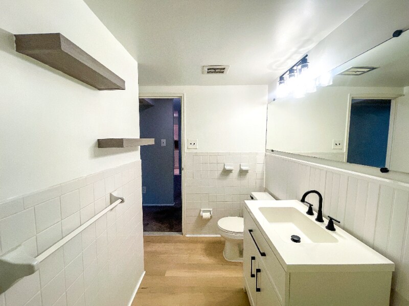 Building Photo - 46 Township Line Rd