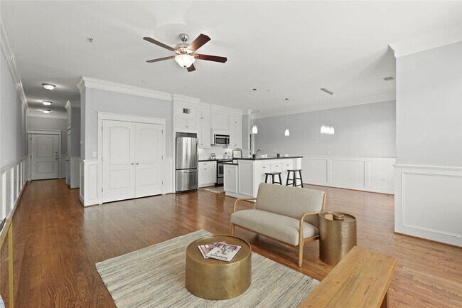 Primary Photo - 2802 Morrison St