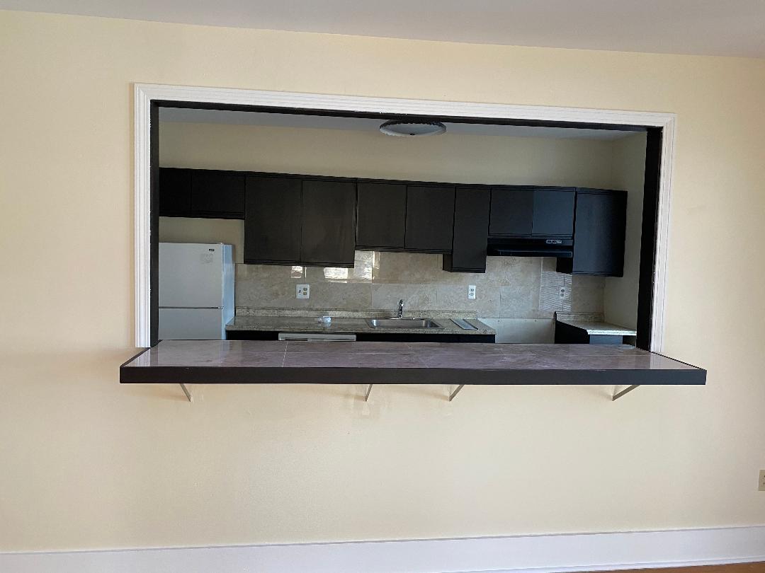 Building Photo - 558 Orange St