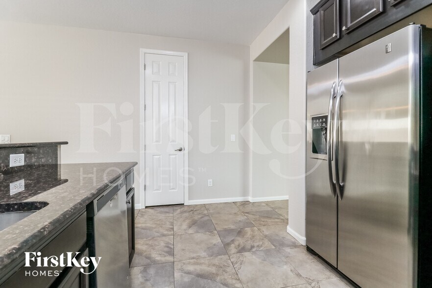 Building Photo - 17044 W Mohave St