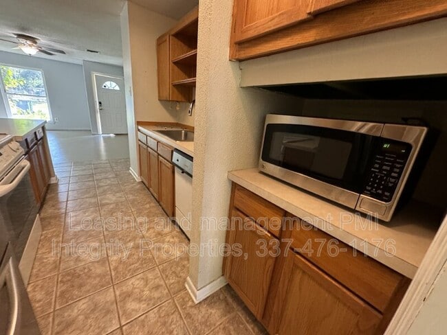 Building Photo - 114 Damon Dr