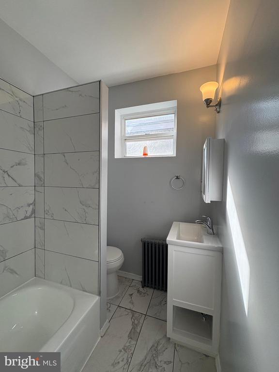 Building Photo - 2525 N 31st St