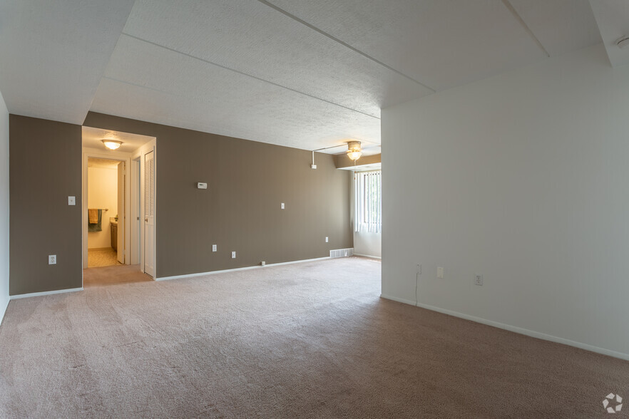 2BD 2BA 856 sq. ft. - Columbia Square