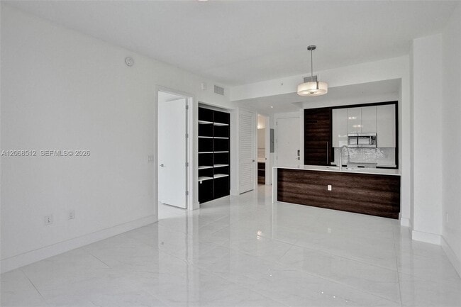 Building Photo - 301 Altara Ave