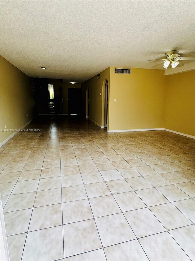 Building Photo - 6312 SW 139th Ct