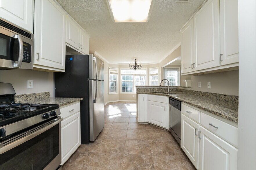 Building Photo - 2001 Reserve Pkwy