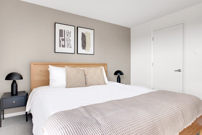 Building Photo - 901 S Ashland Ave