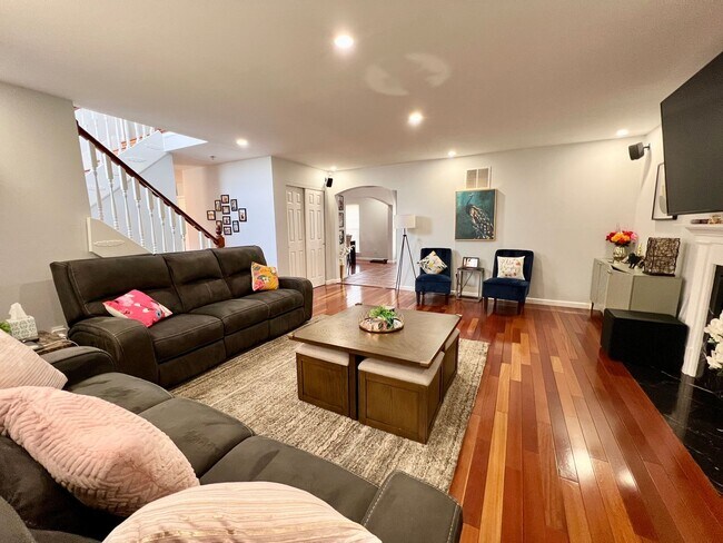 Building Photo - 1154 Spring Orchard Dr