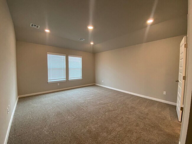 Building Photo - Welcome to your dream rental!!