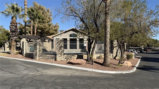 Building Photo - 2750 S Durango Dr