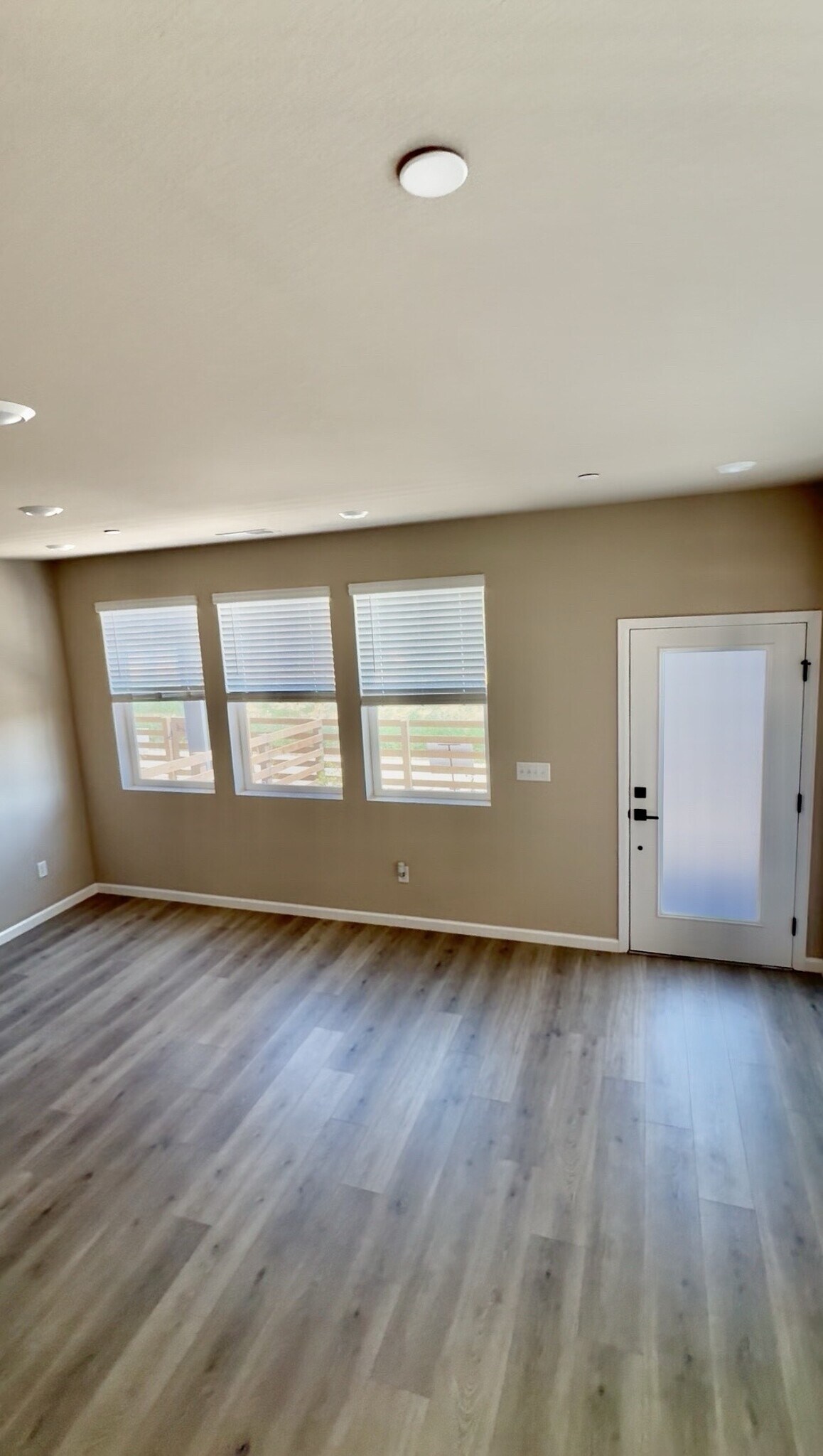 Building Photo - 978 Nettle Ln