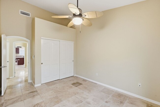 Building Photo - 4927 N Louis River Way