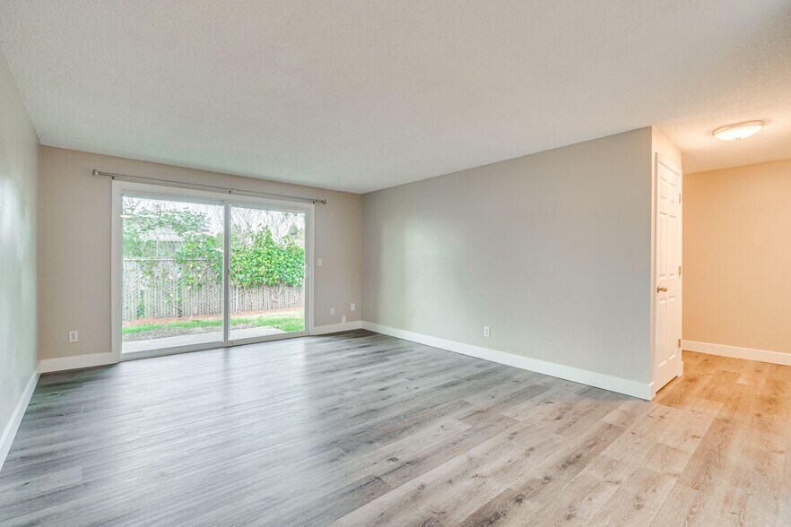 Living Room - 20901 SE Morrison St