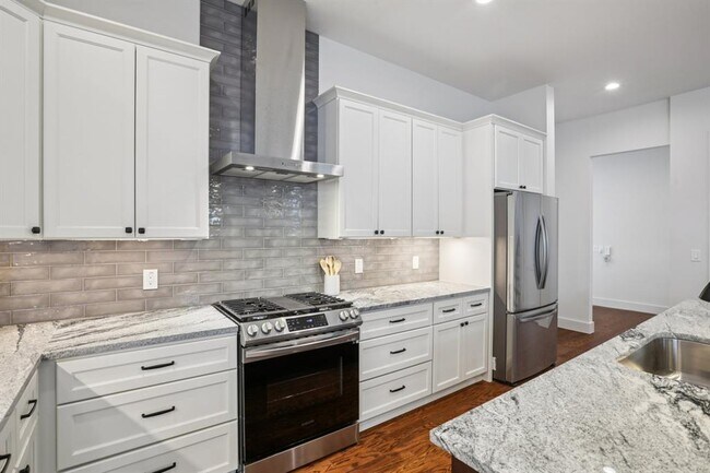 Building Photo - 6902 Northeast Dr