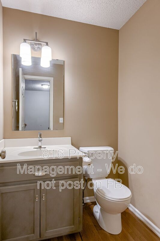 Building Photo - 5526 N Broadway