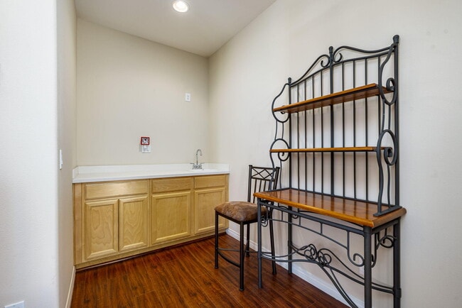 Building Photo - 60661 Juniper Ln