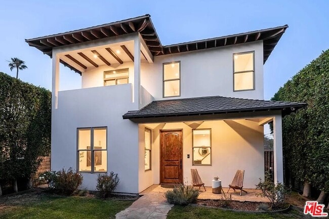 Building Photo - 3496 Redwood Ave