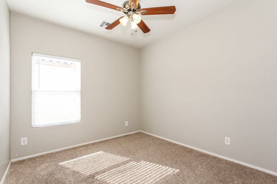 Building Photo - 13148 W Redfield Rd