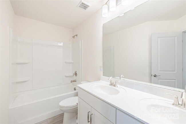 Building Photo - 23018 Clarabelle Dr