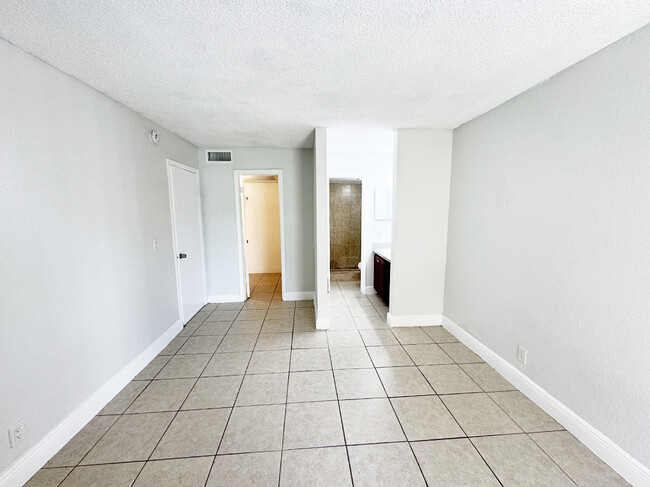 Building Photo - 4501 Treehouse Ln