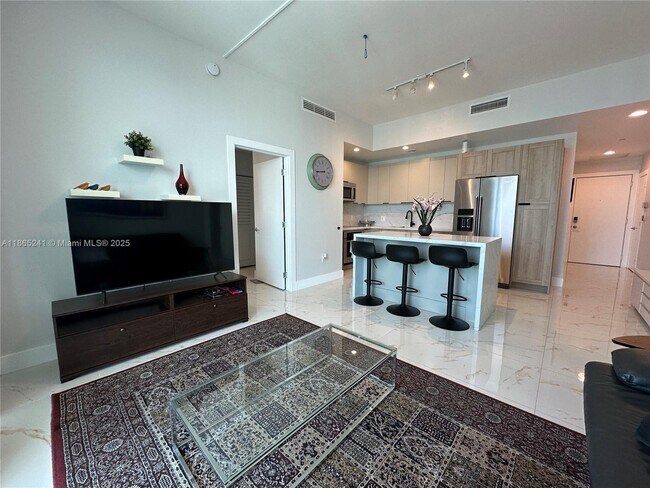 Building Photo - 950 Brickell Bay Dr