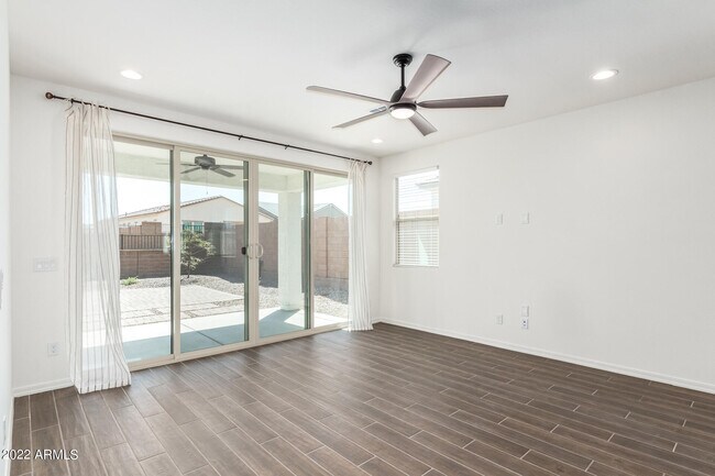 Building Photo - 8759 S 168th Dr