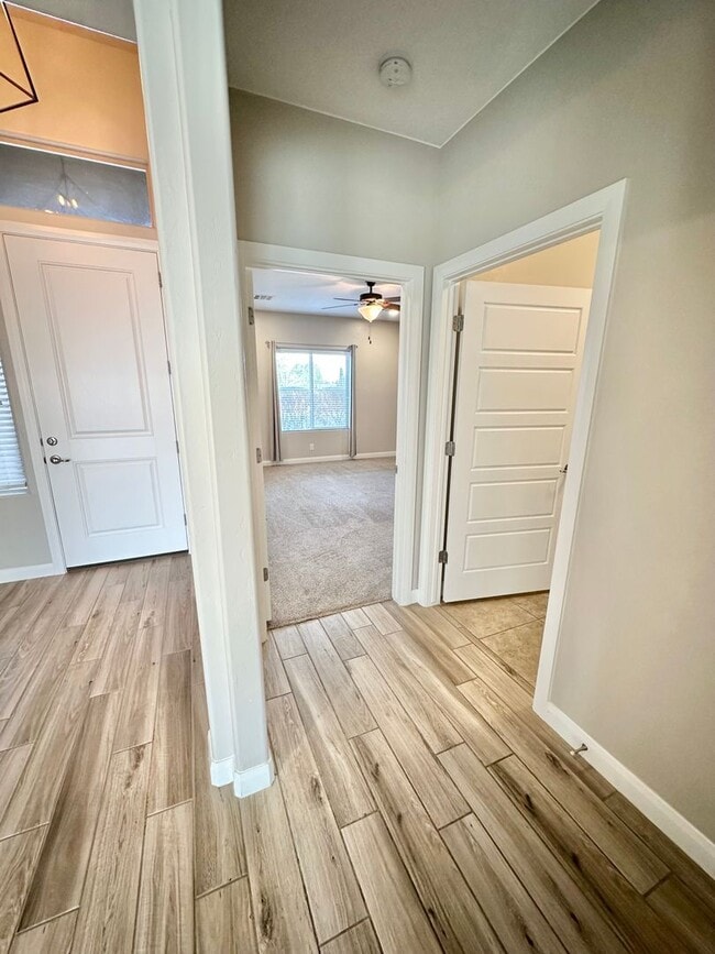 Building Photo - Red Mountain Jewel!  WITH SOLAR PANELS!!