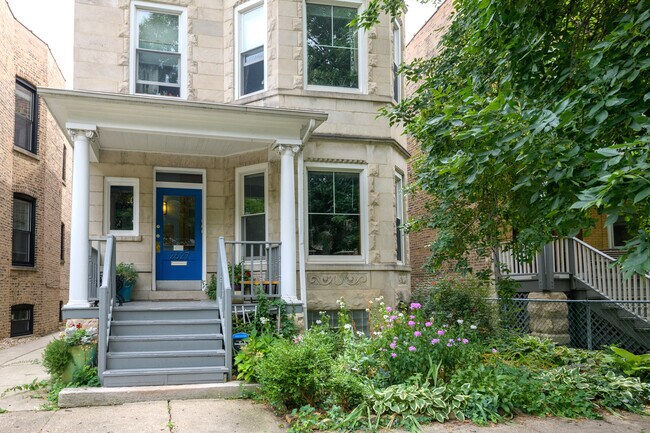 Primary Photo - 2627 N Mozart St