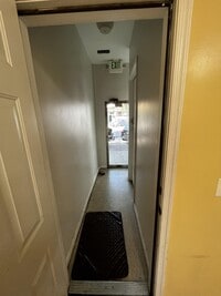 Building Photo - 427 S Conkling St