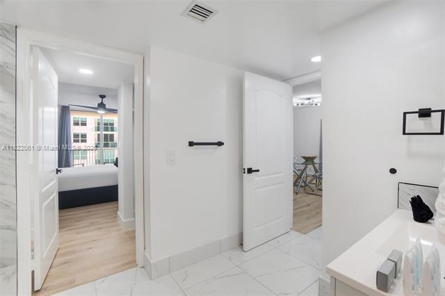 Building Photo - 1200 Brickell Bay Dr