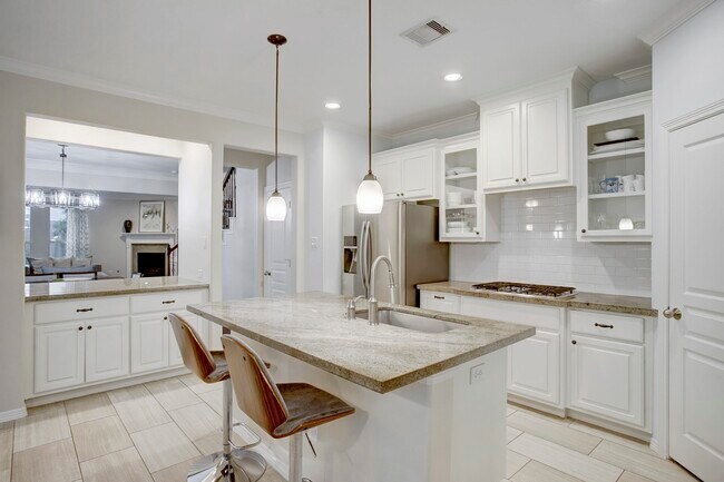 Building Photo - 4230 Drake St