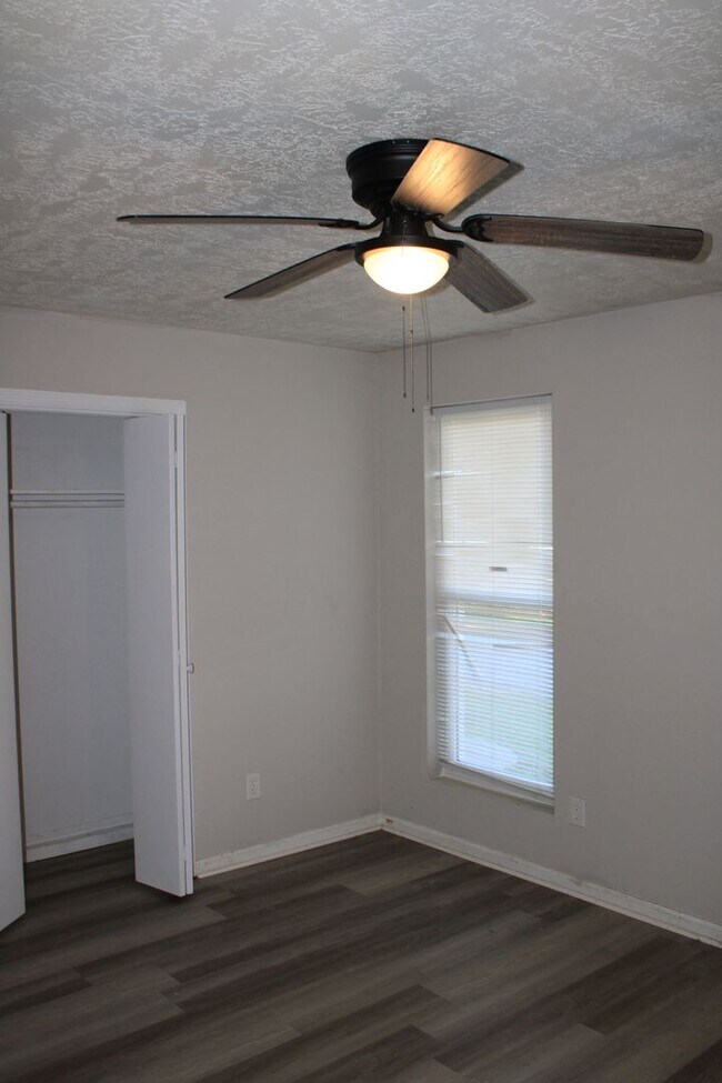 Building Photo - 3109 Jennifer Ct