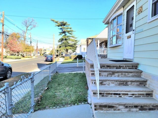 Building Photo - 48 Stuyvesant Ave