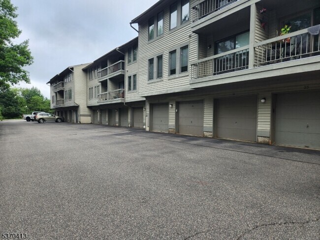 Building Photo - 43 Sam Bonnell Dr
