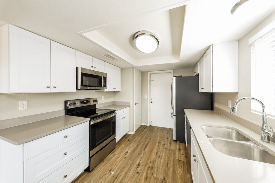 Building Photo - 4124 N 106th Ave