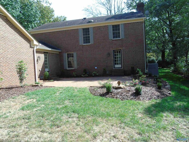 Building Photo - 3317 Lookout Dr SE