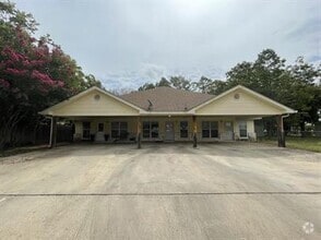 Building Photo - Cozy Comfort! 1-Bedroom Retreat in Frederi...
