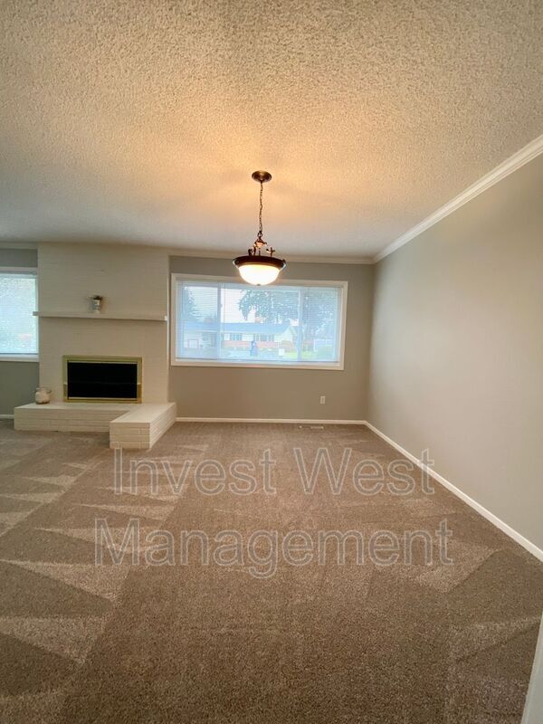 Building Photo - 6224 NW Dogwood Dr