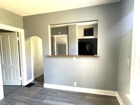 Building Photo - 715 Vine St