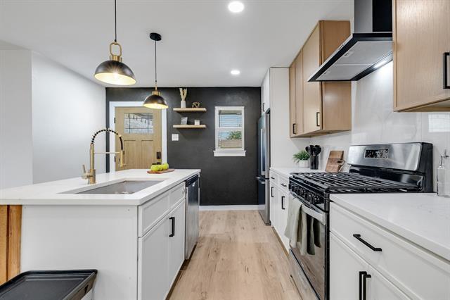 Building Photo - 718 Tearose Dr