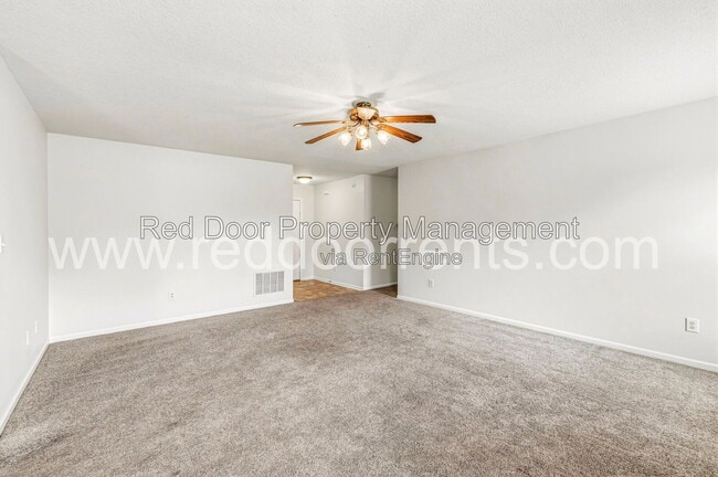 Building Photo - 127 Broadmoor Bend
